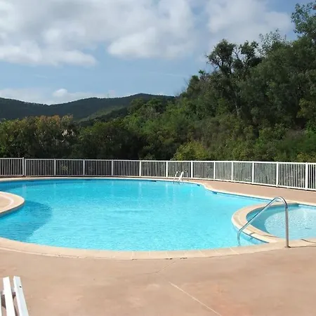 Joli 2 Pieces Residence Avec Piscine 아파트 카발레르쉬르메르